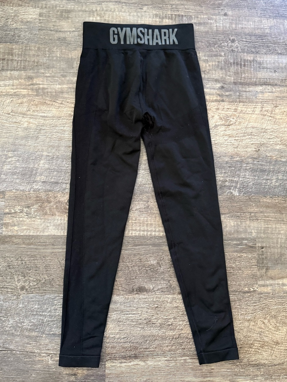 Gymshark Black Seamless High-Waisted Leggings – Fits Like a Small